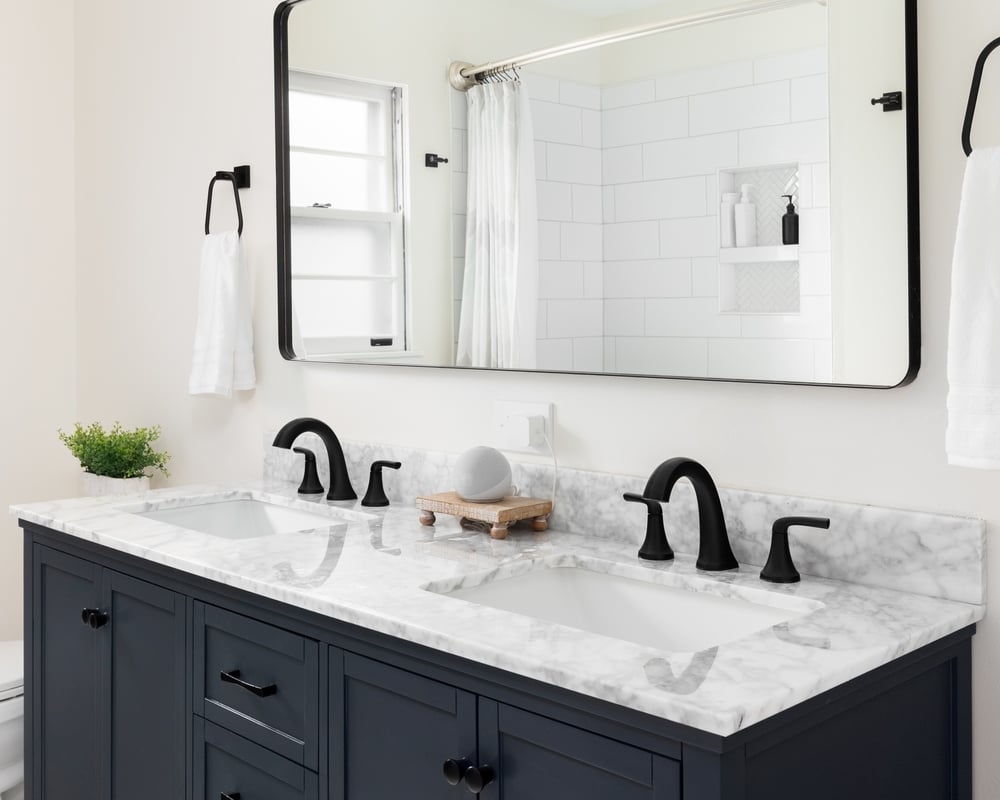 What’s the Best Material for a Bathroom Vanity Top? 6 Options Ranked by Pros
